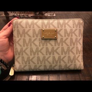 Michael Kors daily organizer